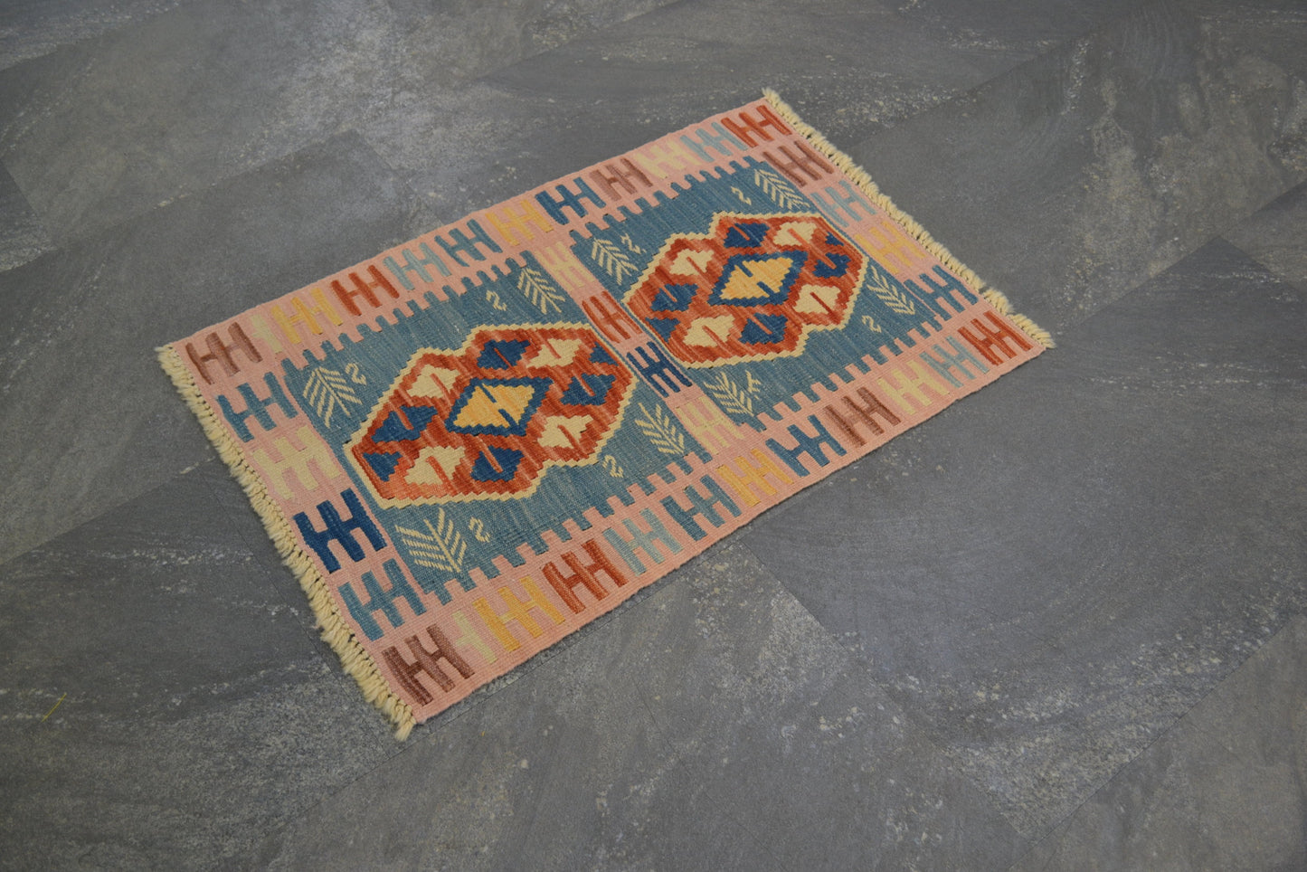 Tapis Kilim (tapis Kilim turc anatolien tissé à la main)
