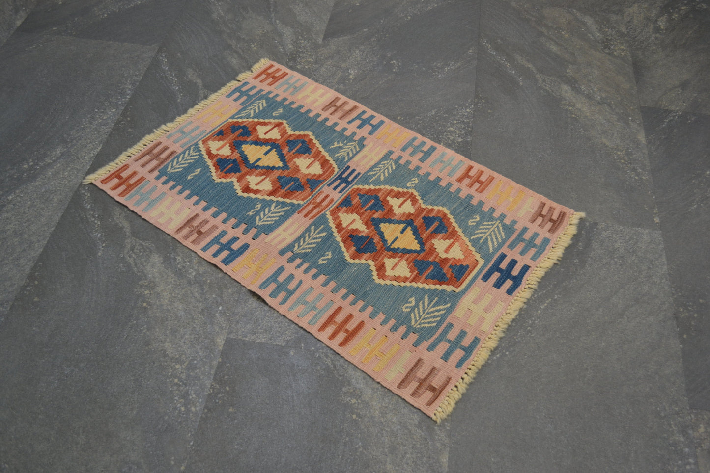 Tapis Kilim (tapis Kilim turc anatolien tissé à la main)