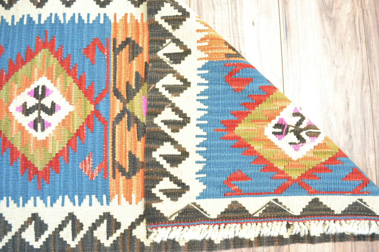 Tapis Kilim (tapis Kilim turc anatolien tissé à la main)