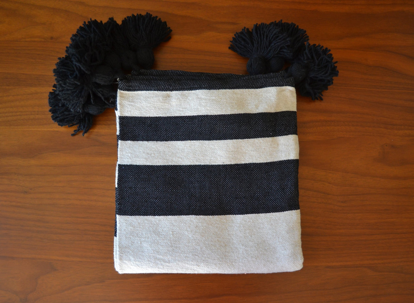 Moroccan Pom Pom Wool Blanket (Oat)