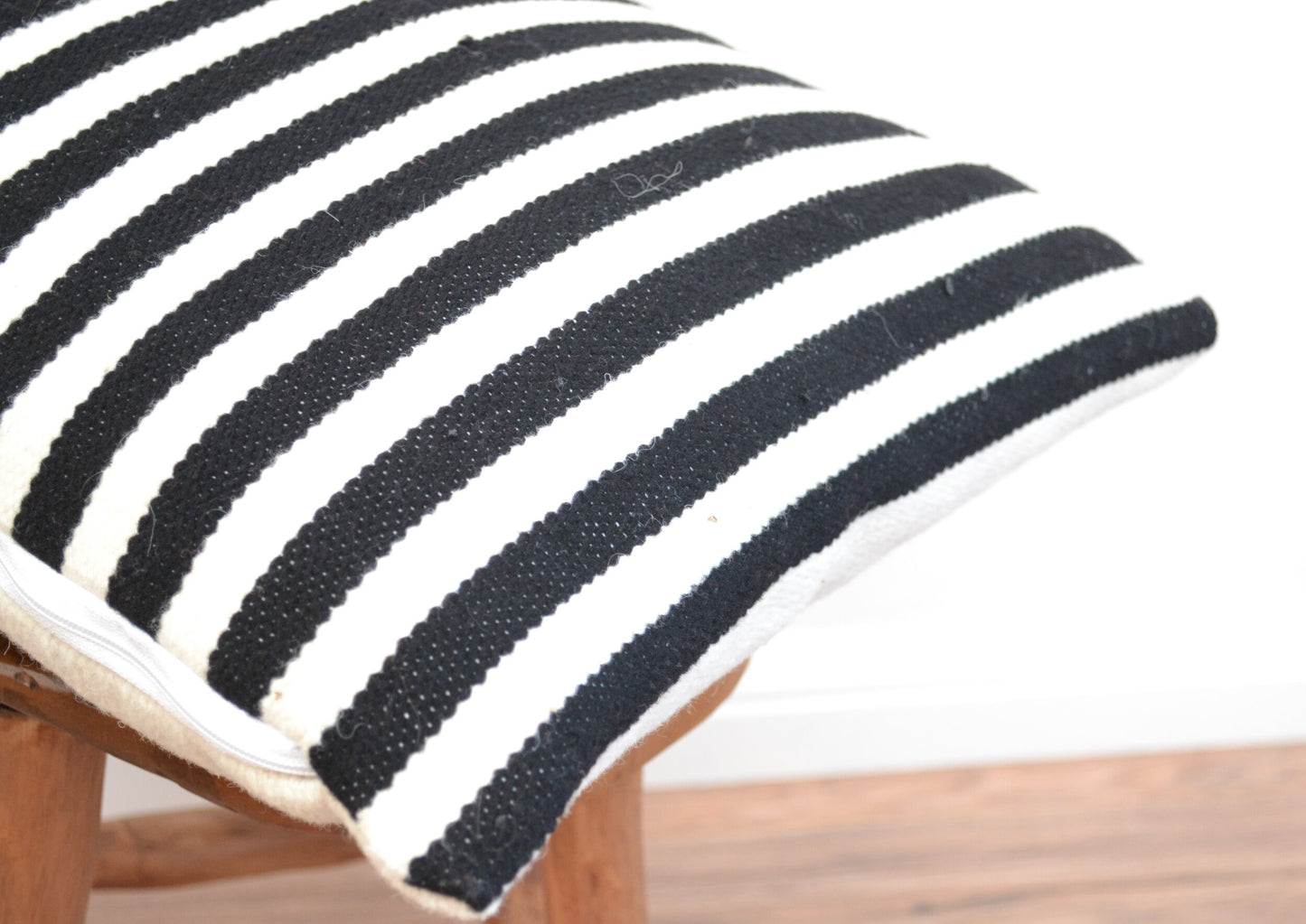 Coussin bébé alpaga à rayures