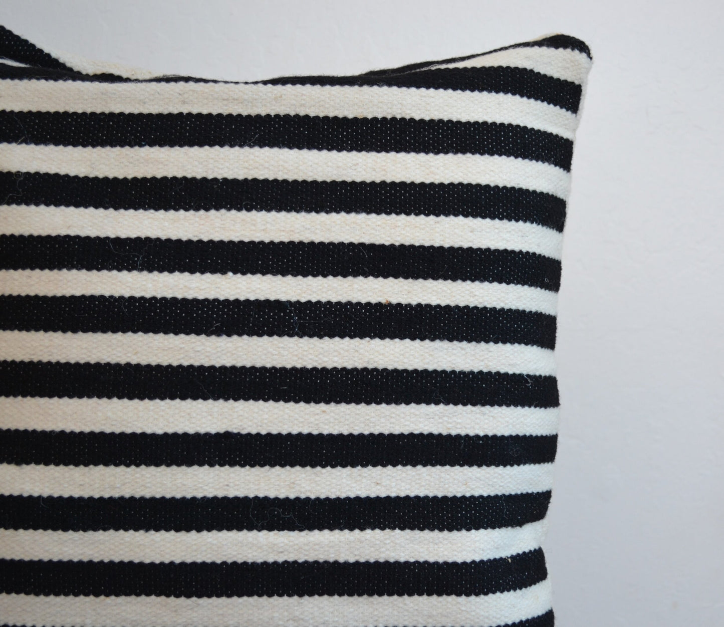Coussin bébé alpaga à rayures