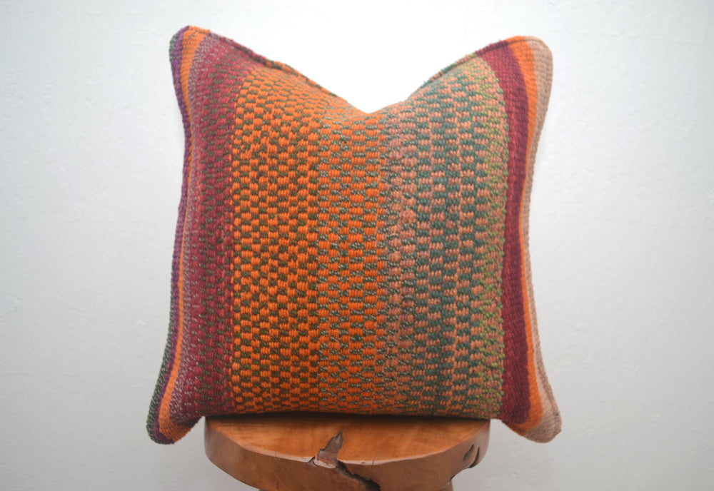 Frazada Pillow (Cochineal)