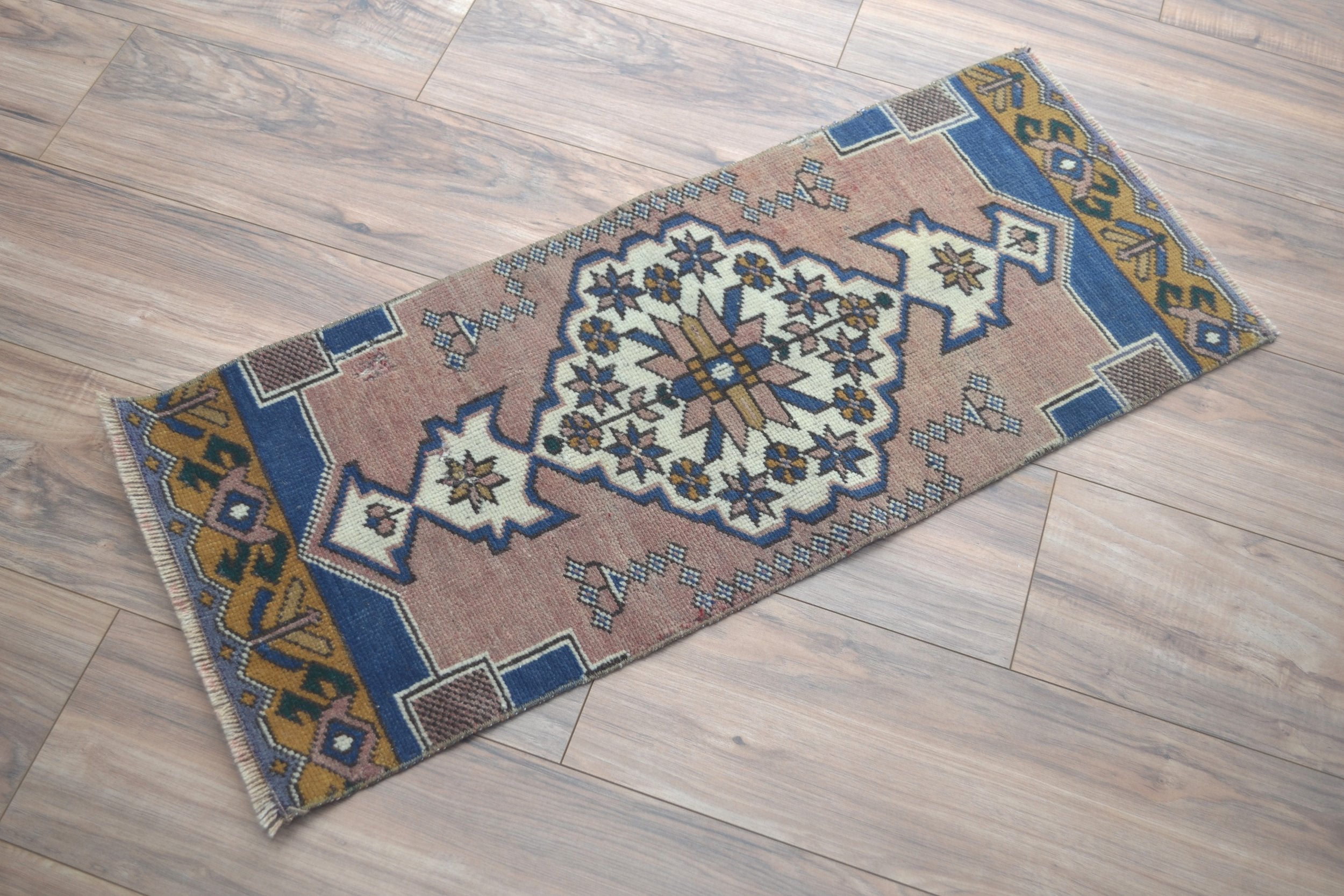 Mini Turkish Rug (Aztec) – Maco Decor