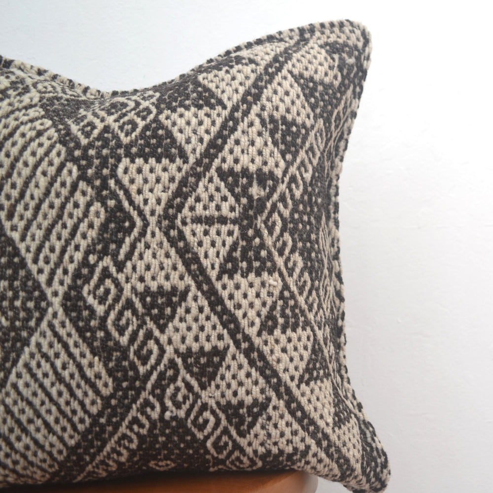 
                      
                        Frazada Pillow (Lineas)
                      
                    