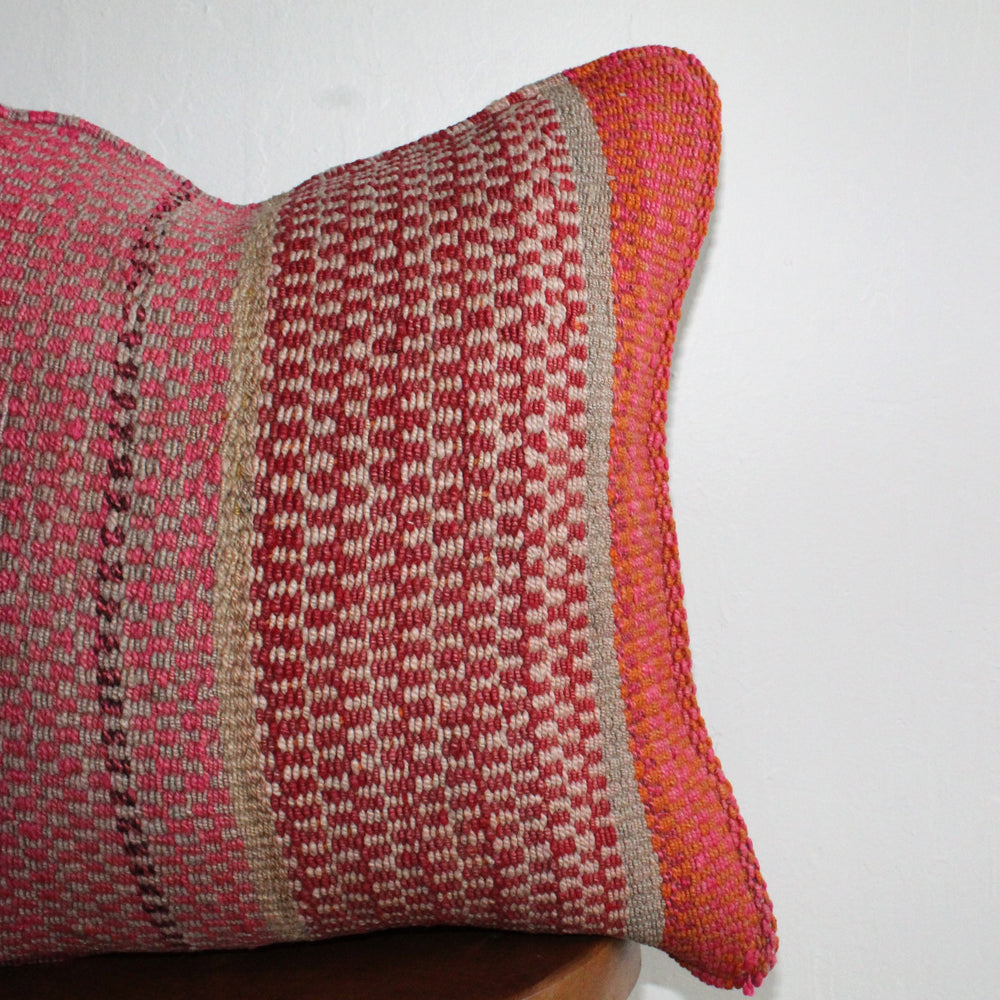 
                      
                        Frazada Pillow (Twine)
                      
                    