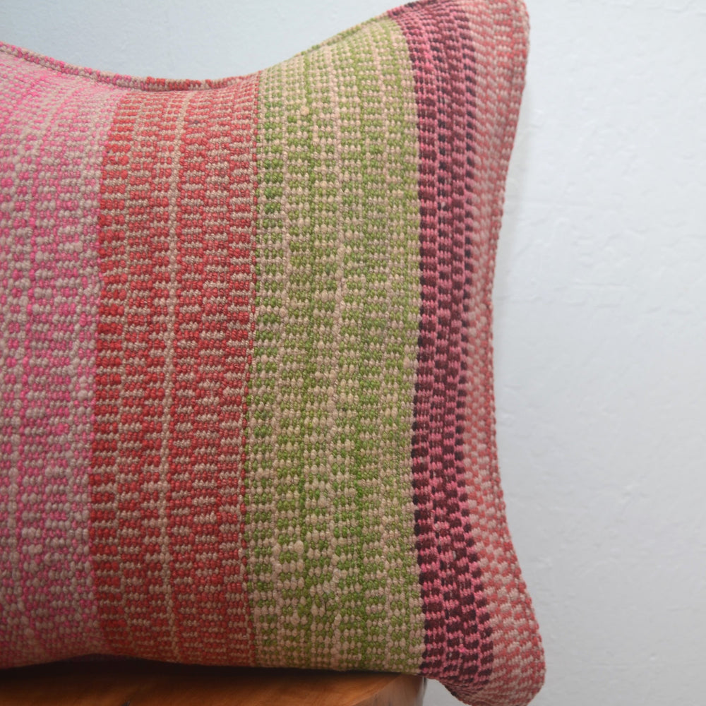 
                      
                        Frazada Pillow (Roseate)
                      
                    