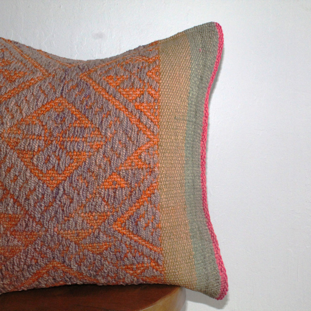 
                      
                        Frazada Pillow (Heart)
                      
                    