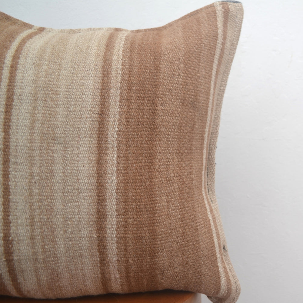 
                      
                        Frazada Pillow (Natural)
                      
                    