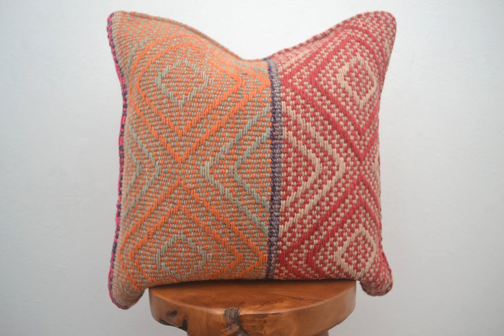 Frazada Pillow (Halfmoon)