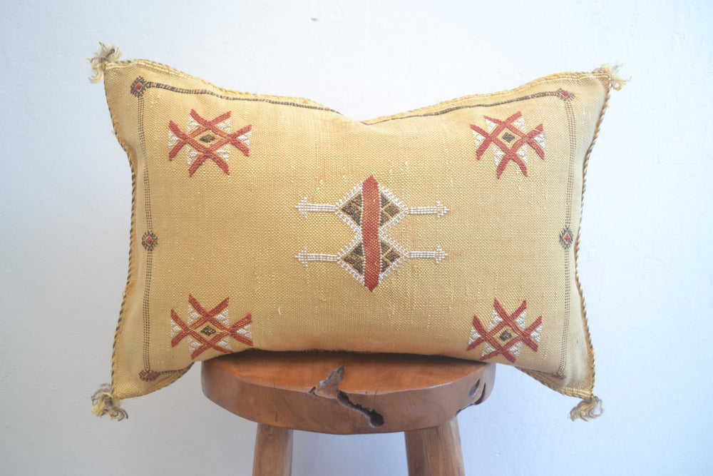 Sabra Silk Pillow -Lumbar