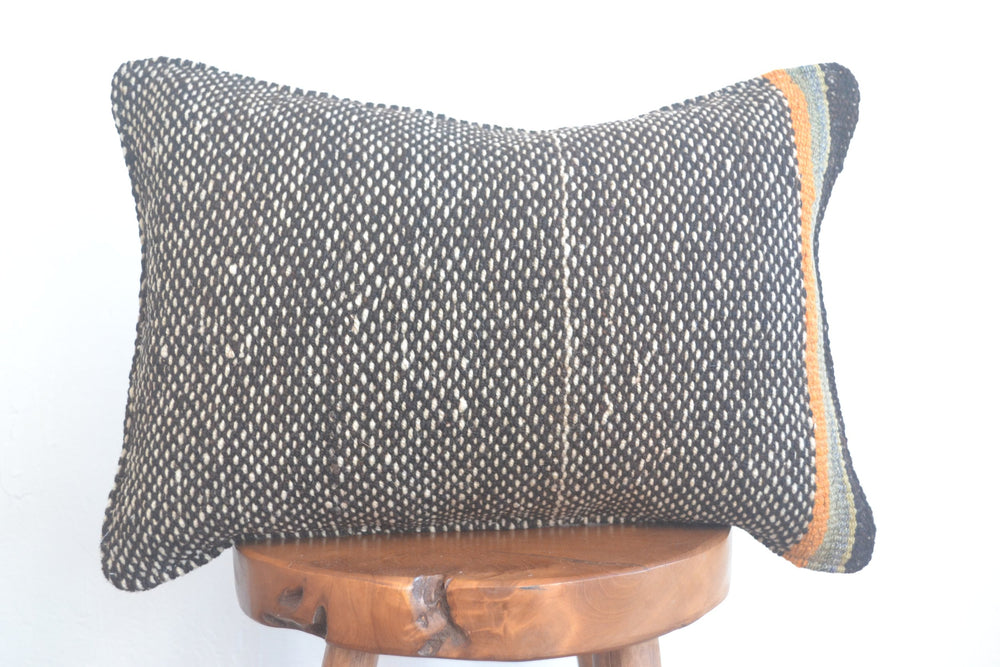 Lumbar Frazada Pillow (Black)