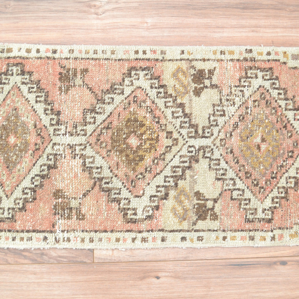 
                      
                        Mini tapis turc Oushak (en sourdine)
                      
                    