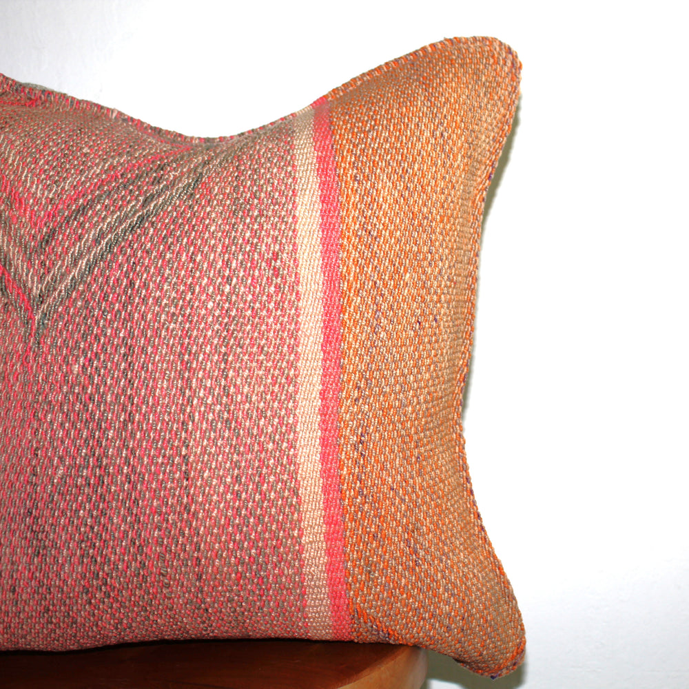 
                      
                        Frazada Pillow (Rosita)
                      
                    