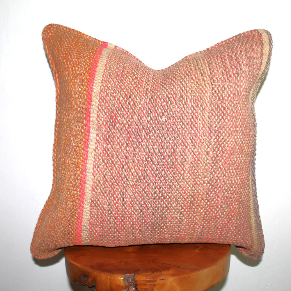 
                      
                        Frazada Pillow (Rosita)
                      
                    