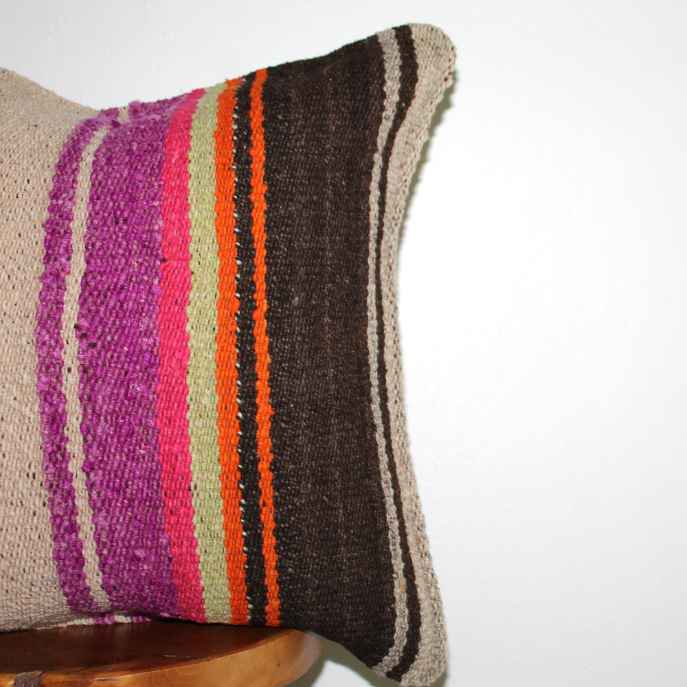 
                      
                        Frazada Pillow (Rayon)
                      
                    